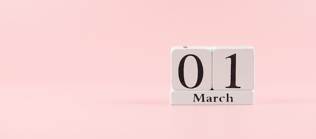 Calendrier du 1er mars avec espace de copie pour le texte. Concept de la journée de l'amour, de l'égalité et de la journée internationale des femmes