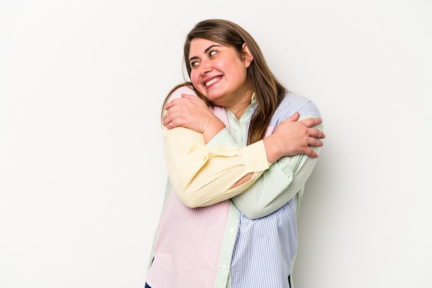 Câlins souriants insouciants et heureux