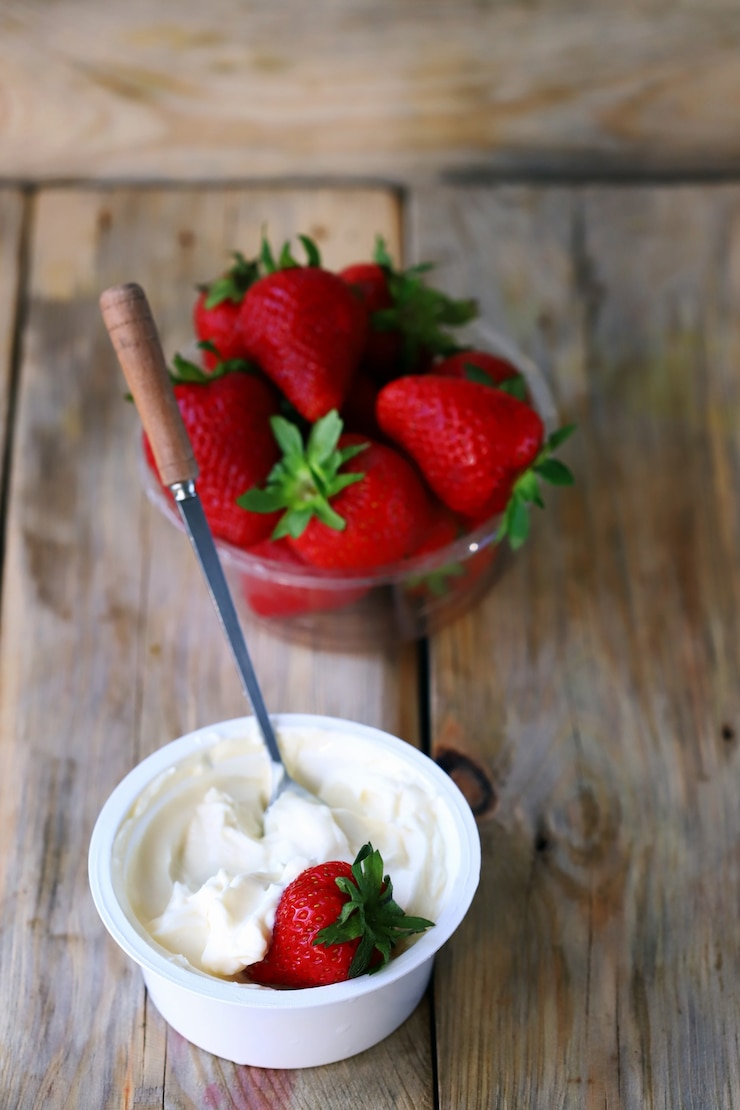 Photo camembert fondu aux fraises