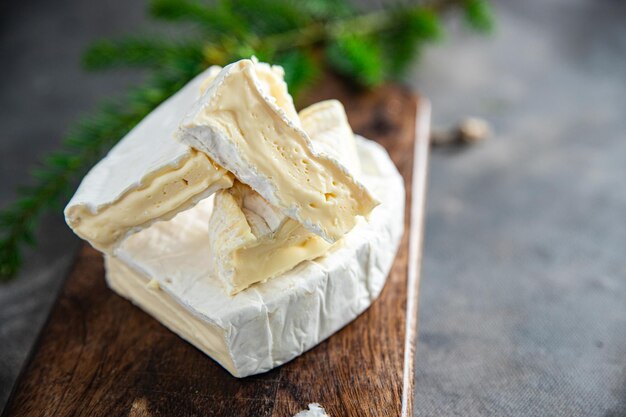 camembert et fromage brie frais repas sain nourriture collation régime sur la table copie espace nourriture