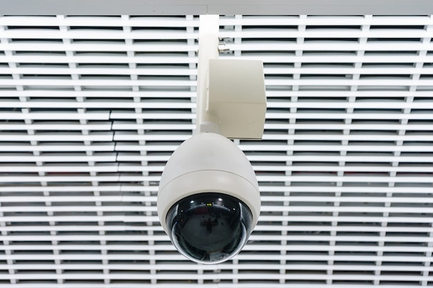 Caméra de sécurité CCTV dans un immeuble de bureaux