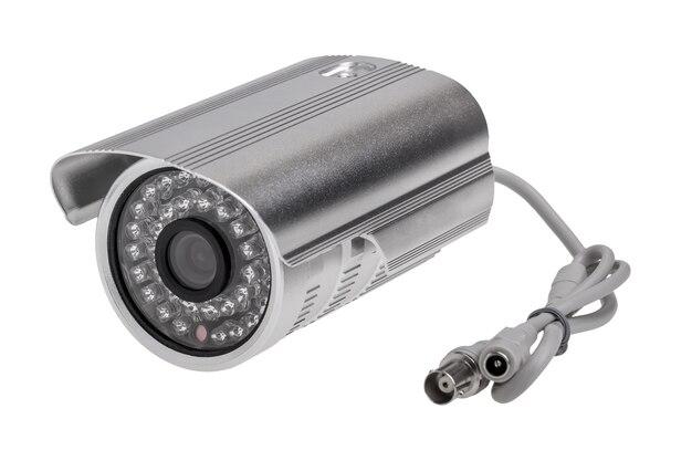 Photo caméra de surveillance de sécurité externe avec rétroéclairage led de vision nocturne isolé sur fond blanc