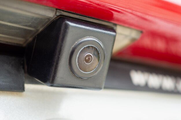 Caméra de vue arrière de voiture rouge se bouchent pour l'aide au stationnement