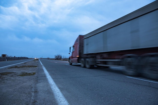 Camion sur route