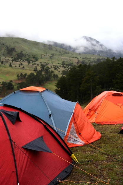 Camp de tentes d'été traditionnel