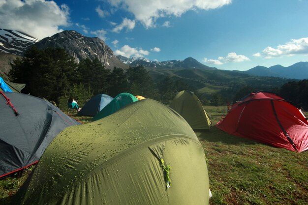 Camp de tentes d'été traditionnel