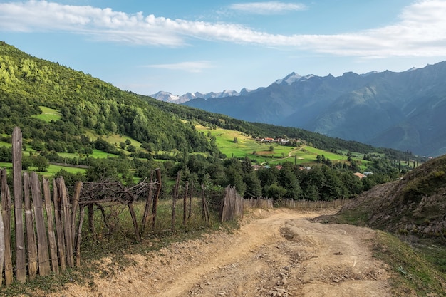 Campagne Svaneti Géorgie montagnes