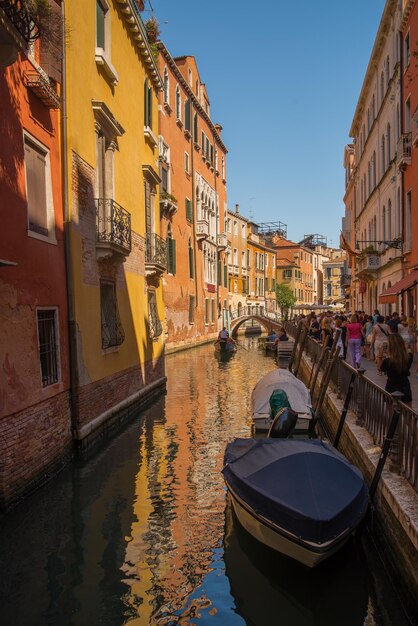 Canal avec gondoles à Venise, Italie