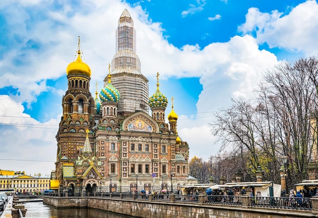 Canal de Gribobedov Cathédrale du Sauveur sur le Sang Versé Saint Petersburg Russie