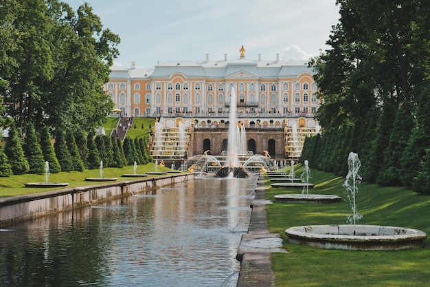 Canal maritime de Peterhof 1143