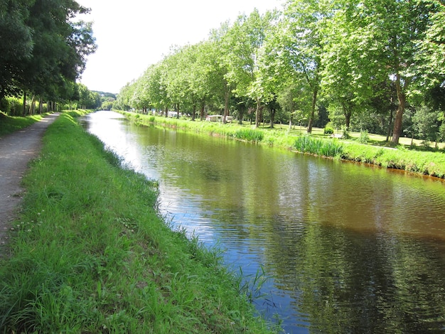 "canal de Nantes Brest" à Gouarec