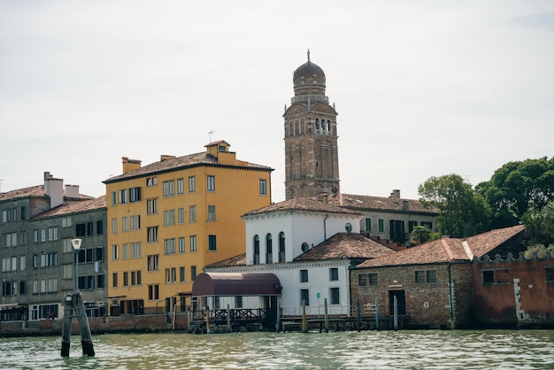 canal pour les ferries à Venise en Italie mai 2023