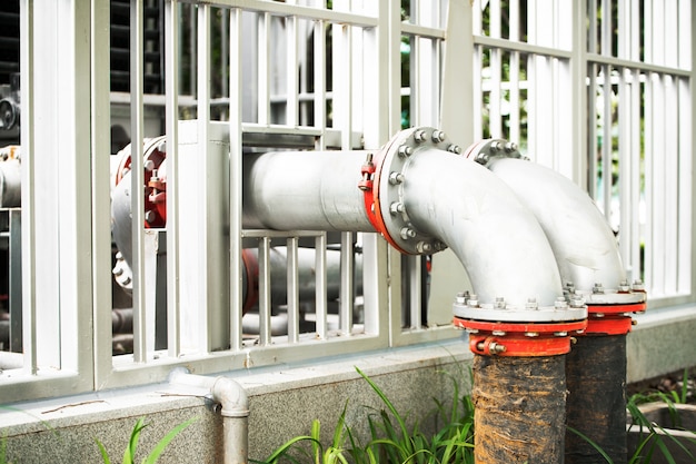 Canalisation d&#39;eau dans une station d&#39;épuration