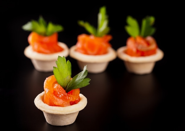 Photo canape au saumon fumé