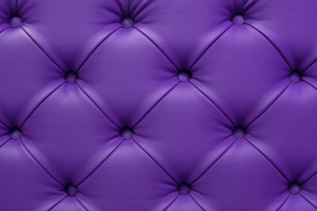 Photo canapé en cuir ultra violet avec boutons cousus.