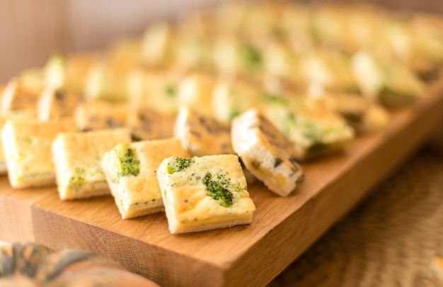 Canapés italiens au fromage et brocoli