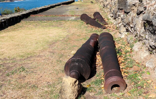 Canons en fonte espagnols antiques