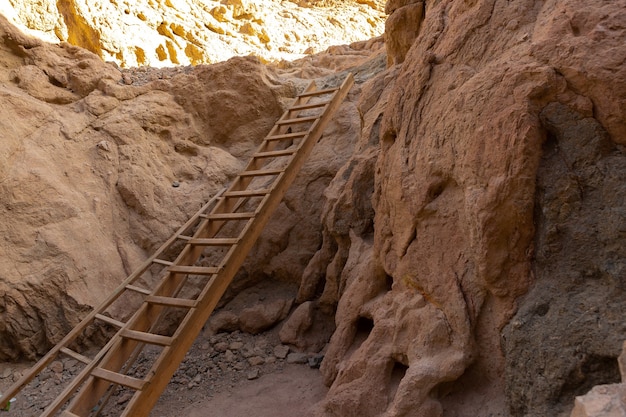 Canyon coloré à Dahab sur la péninsule du sud du Sinaï Egypte Désert de roches multicolores