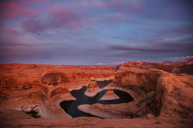 Canyon de réflexion dans le lac Powell, USA