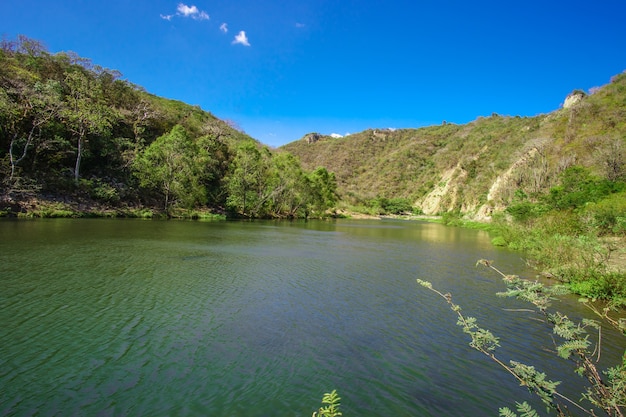 Photo canyon de somoto, nicaragua. rivière coco