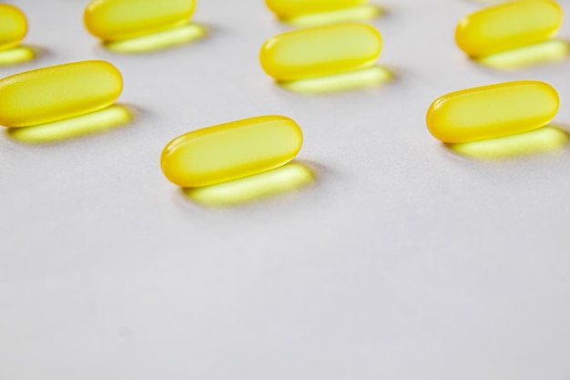 Capsules de gel oméga 3vitamines sainesfocus sélectifaliments