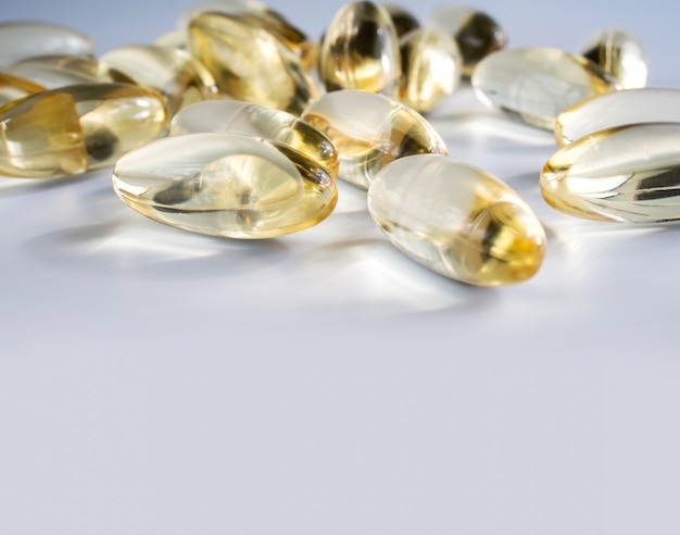 Capsules de gélatine jaune avec un médicament