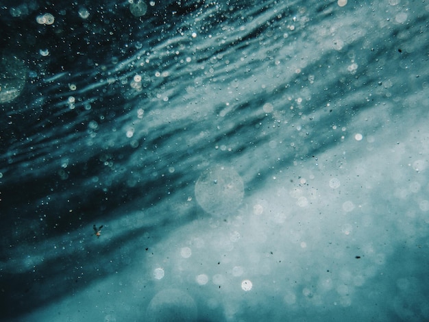 Capture complète des bulles dans l'eau