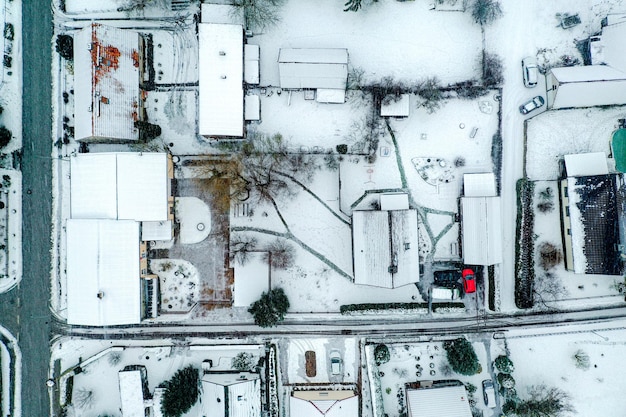 Capture complète du drone du village de la neige