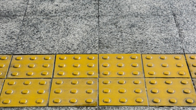 Capture complète du mur jaune
