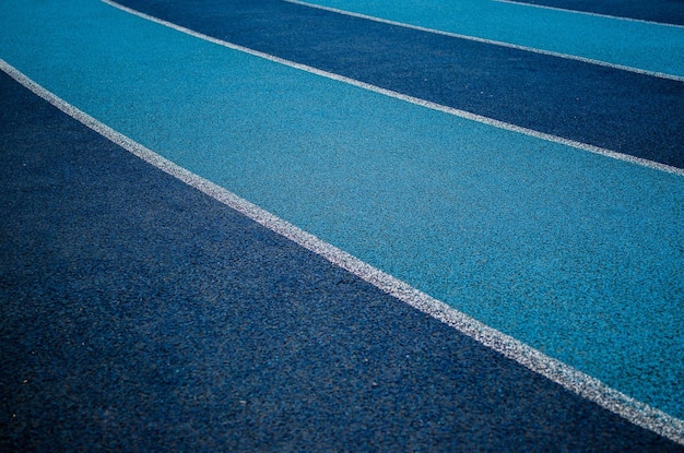 Capture complète de la piste de sport bleue