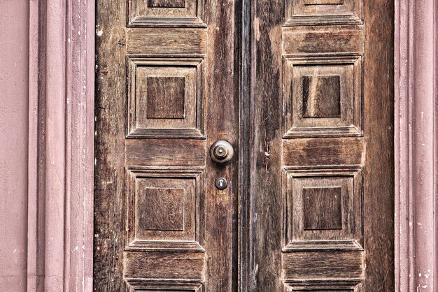 Capture complète d'une porte fermée