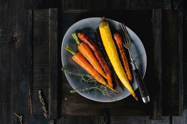 Carottes colorées au four