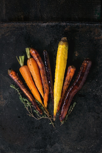 Carottes colorées au four