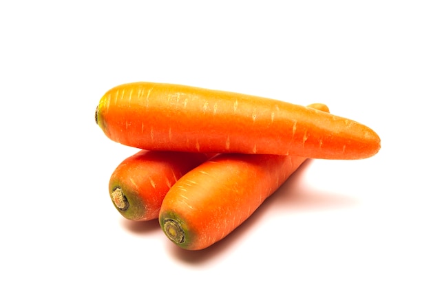 Carottes fraîches isolées. Gros plan des carottes.