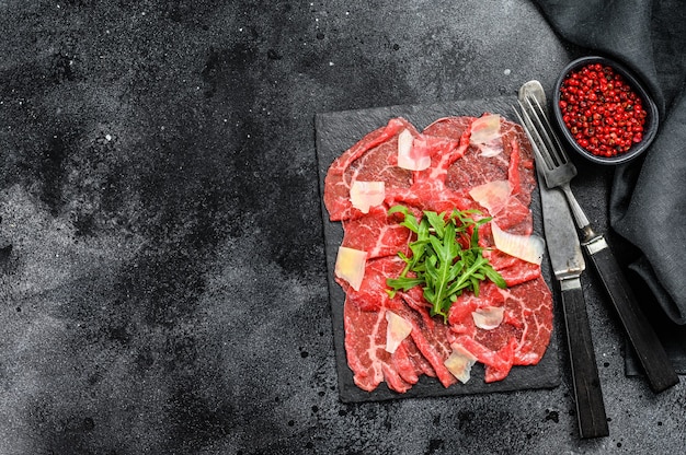 Carpaccio de boeuf et roquette