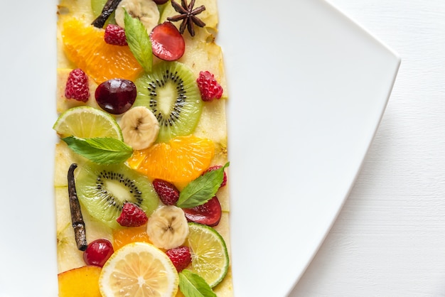 Carpaccio de fruits et baies