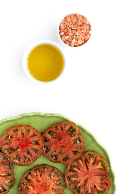 Carpaccio de tomates fraîches à l'huile d'olive