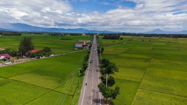 Le carrefour de Sumatra au milieu de très belles rizières Pidie Regency Aceh Indonésie