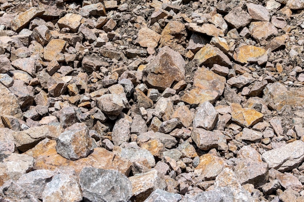 Carrière de pierre et de granit. Fond de texture de roche. Pierre sur le fond de nature de montagne.