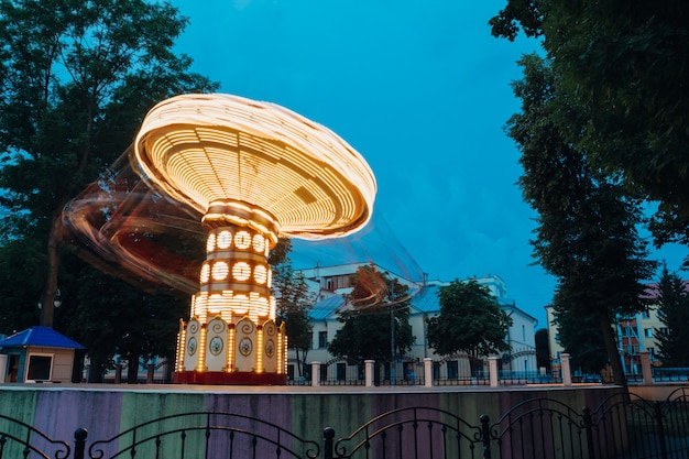 Carrousel lumineux en longue exposition