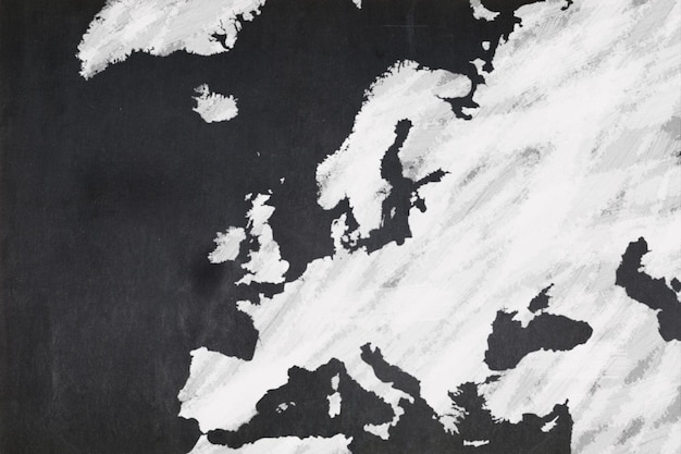 La carte de l'Europe dessinée sur un tableau noir