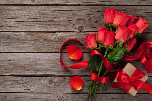 Carte de voeux Saint Valentin avec roses rouges