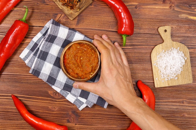 En-cas balkanique de poivron Ajvar et d'aubergine Alimentation végétalienne Alimentation saine Mise à plat