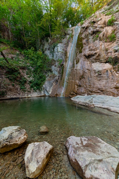 Cascade dans les contreforts du Caucase .Adygea