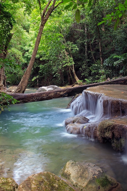 Cascade d'Erawan, Kanchanaburi, Thaïlande