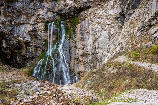 La cascade est la cascade la plus célèbre et la plus belle