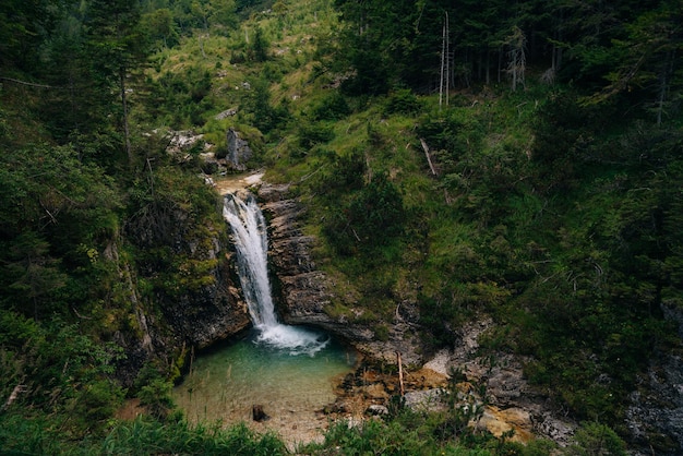 Cascade Gavon Grant dans les Dolomites en Italie