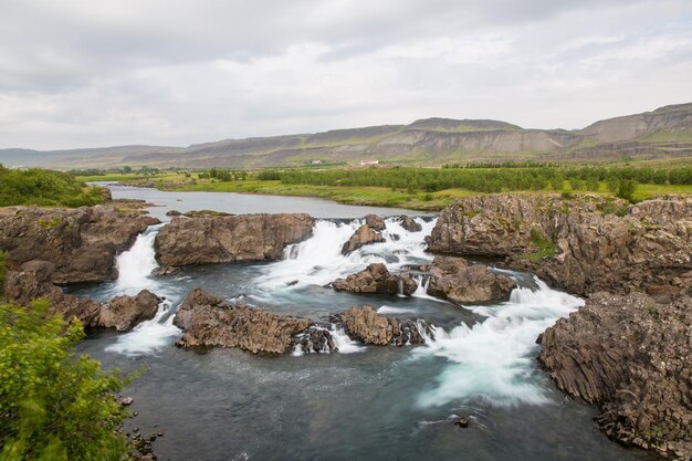 Cascade Glani dans la rivière Nordura à Borgarfjordur en Islande