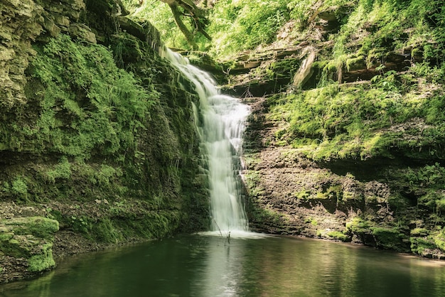 Cascade de haute montagne