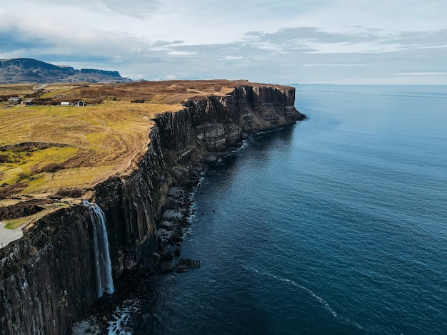 Cascade de Kilt Rock et Mealt Falls dans l'île de Skye